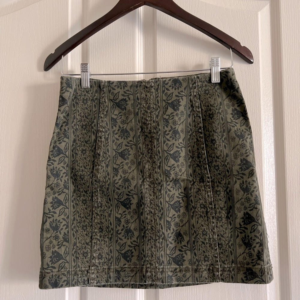 Free people olive green and black modern denim mini skirt size 6
